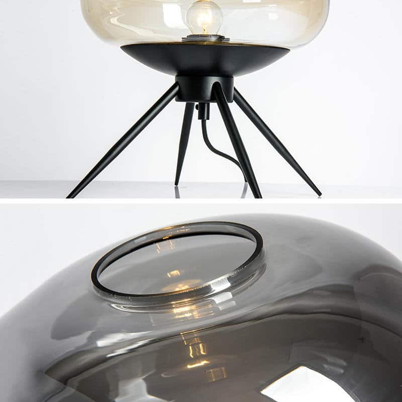 Moderne glazen tafellamp